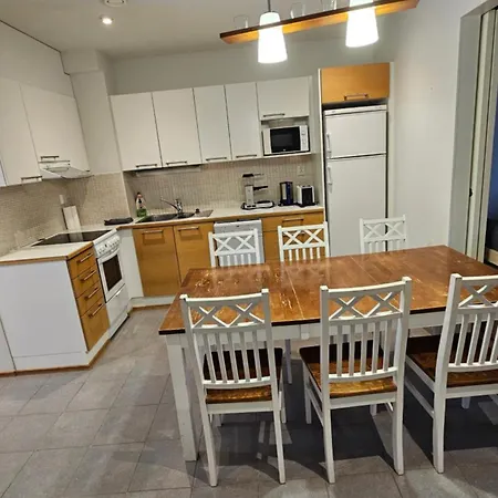 Lomahuoneisto Taehti Puustila 塔库沃里